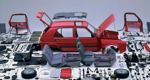 разобранный автомобиль
